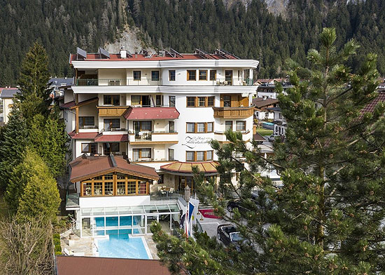 Außernansicht ZillertalerhofAlpine Hideaway/ Tirol, Österreich (Foto: Ute Niedermayr_ZILLERTALERHOF Alpine Hideaway)